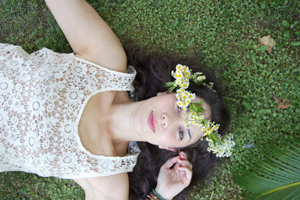 DIY floral crown by Lovely Indeed