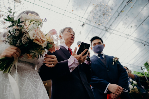 Father speech for the couple at their wedding ceremony at the venue photograph photography